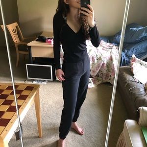 NWT Forever 21 Black long sleev vneck